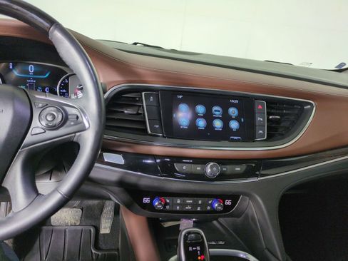 Used 2018 Buick Enclave Avenir w/ Avenir Technology Package image 20