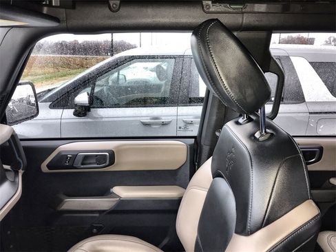 Used 2023 Ford Bronco Wildtrak image 22