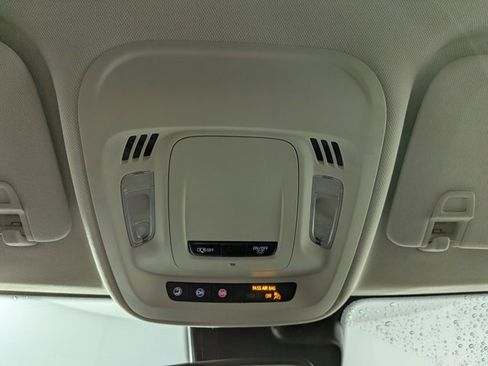 Used 2022 Buick Envision Preferred image 22