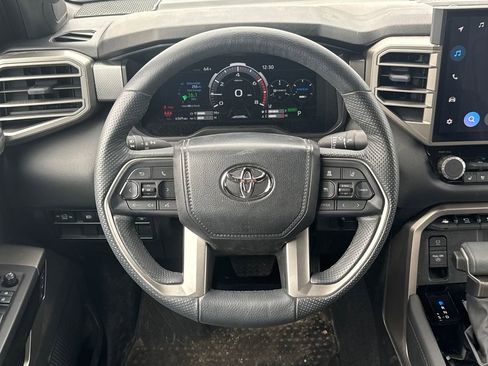 Used 2025 Toyota Tundra Limited AWD/4WD image 14
