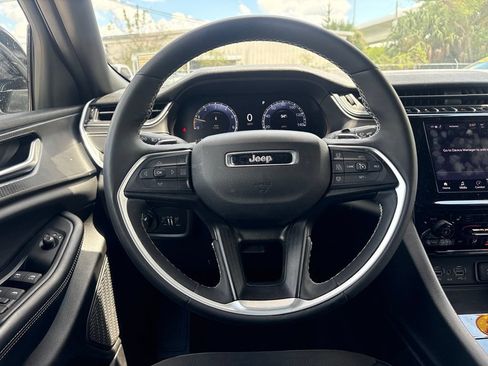 Used 2024 Jeep Grand Cherokee L Laredo AWD/4WD image 20