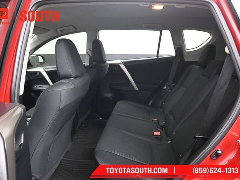 Used 2015 Toyota RAV4 LE AWD/4WD image 10