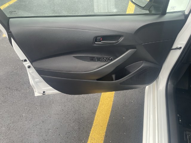 Used 2025 Toyota Corolla LE FWD image 14