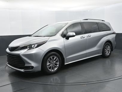 Used 2025 Toyota Sienna XLE