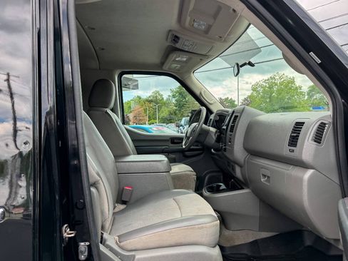 Used 2018 Nissan NV 3500 SV w/ Navigation Package RWD image 12