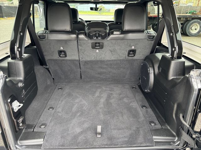 Used 2021 Jeep Wrangler Unlimited Sahara w/ Uconnect 4C Nav & Sound Group AWD/4WD image 19