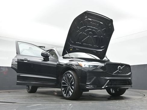 New 2026 Volvo XC60 B5 Ultra w/ Protection Package Premier AWD/4WD image 48