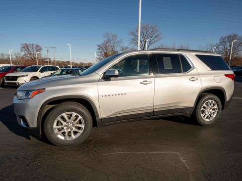 Used 2019 Chevrolet Traverse LT image 3