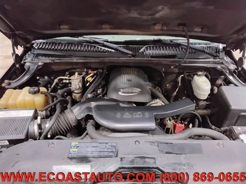 Used 2004 Chevrolet Suburban Z71 w/ Preferred Equipment Group image 9