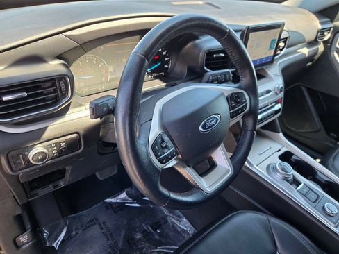 Used 2023 Ford Explorer XLT w/ Equipment Group 202A AWD/4WD image 20