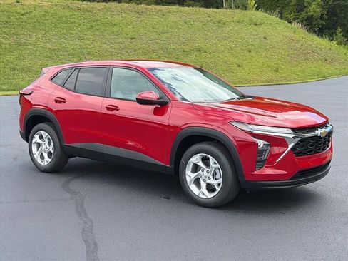 New 2026 Chevrolet Trax LS w/ LS Convenience Package FWD image 5