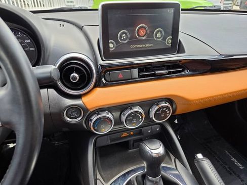 Used 2018 FIAT 124 Spider Lusso w/ Convenience Group RWD image 22