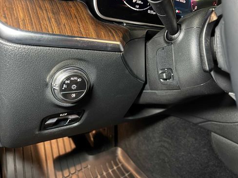 Certified 2025 Mercedes-Benz C 300 4MATIC Sedan image 25