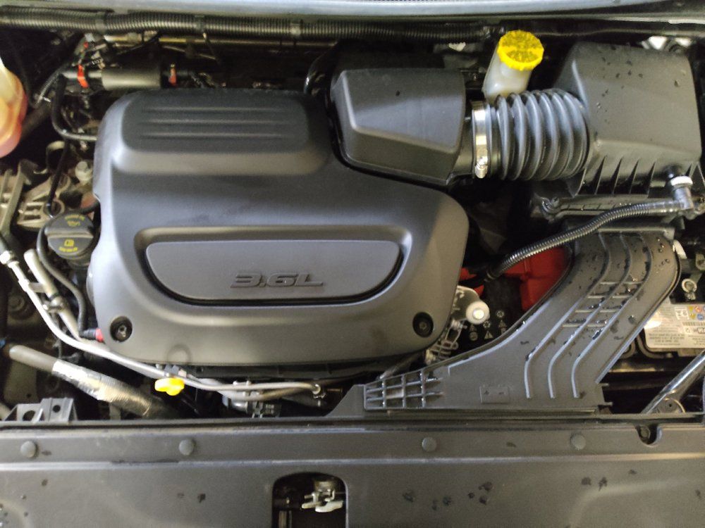 Used 2024 Chrysler Pacifica Touring-L FWD image 30