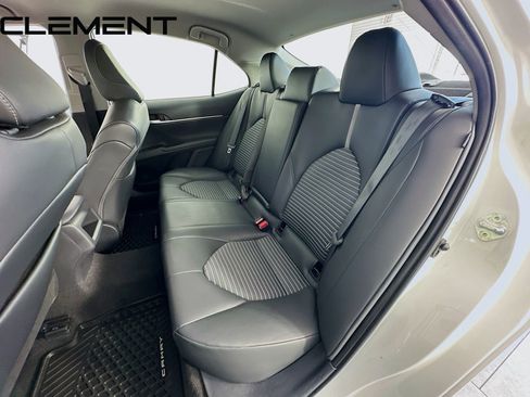 Used 2023 Toyota Camry SE FWD image 32