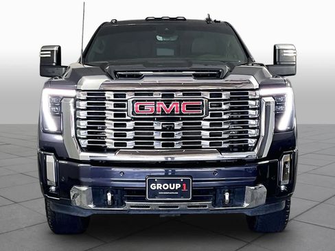 Used 2024 GMC Sierra 2500 Denali w/ Denali Reserve Package AWD/4WD image 4