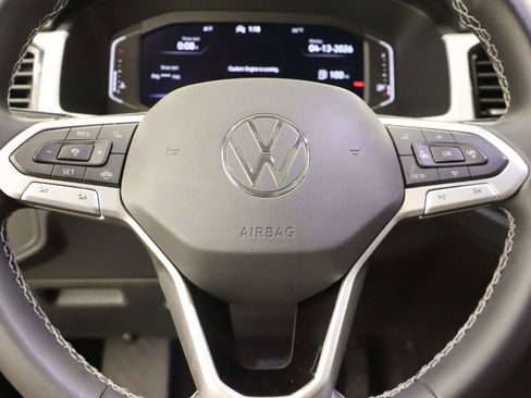 Used 2023 Volkswagen Atlas SE w/ Panoramic Sunroof Package image 12