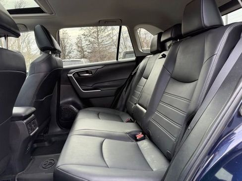 Used 2023 Toyota RAV4 XLE Premium image 33