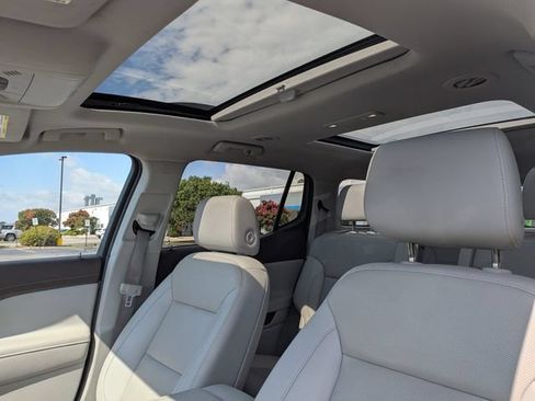 Used 2021 GMC Acadia SLT w/ Premium Package AWD/4WD image 18