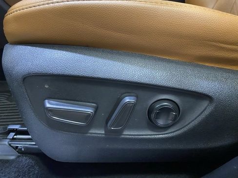 Used 2022 Toyota Highlander Platinum image 16