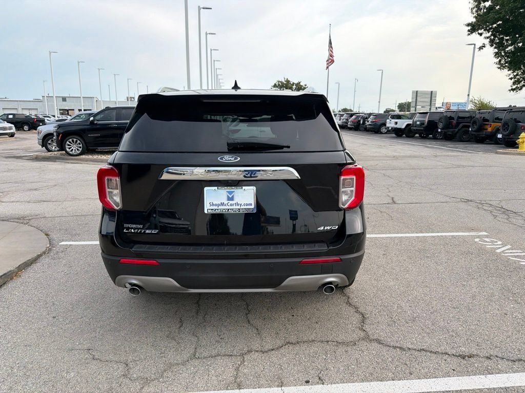 Used 2021 Ford Explorer Limited w/ Equipment Group 301A AWD/4WD image 4