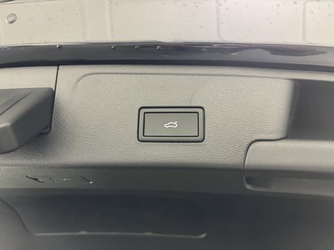 New 2026 Volkswagen Atlas Cross Sport SE image 19