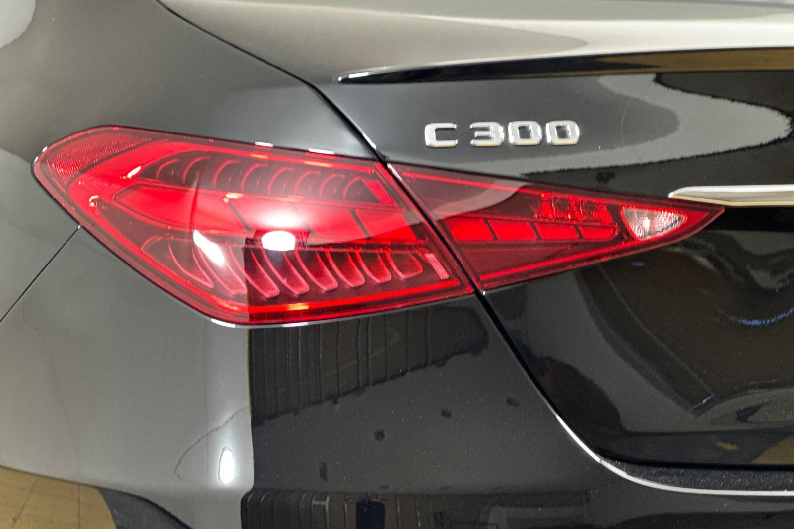 Used 2024 Mercedes-Benz C 300 Sedan image 25