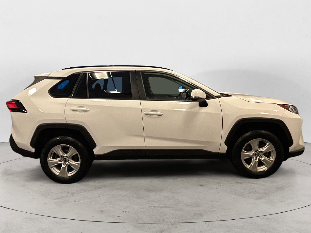 Used 2020 Toyota RAV4 XLE AWD/4WD image 6