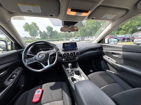 Used 2022 Nissan Sentra SV FWD image 6
