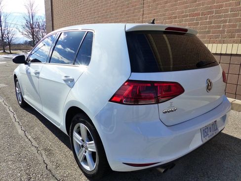 Used 2017 Volkswagen Golf SE image 6