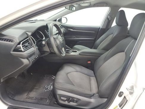 Used 2022 Toyota Camry LE image 18