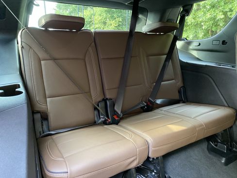 Used 2025 Chevrolet Tahoe High Country AWD/4WD image 40