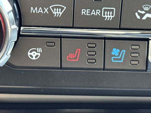 New 2026 Ford F250 Lariat w/ Black Appearance Package image 32