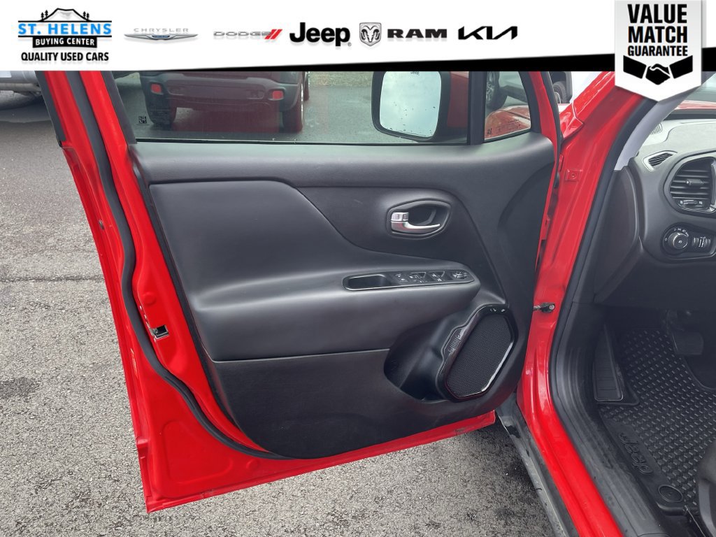 Used 2018 Jeep Renegade Altitude AWD/4WD image 17