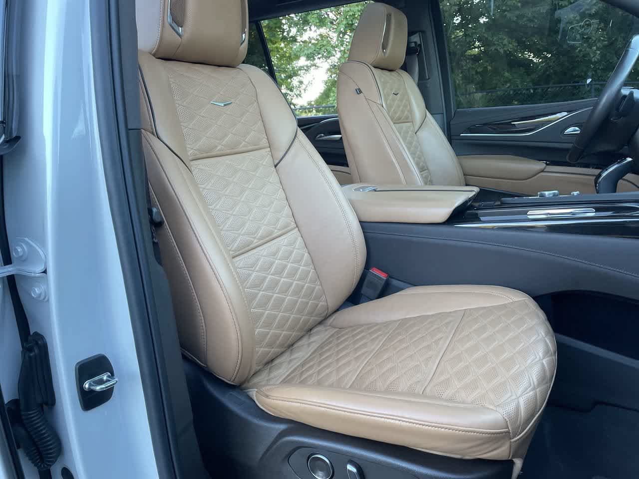Certified 2023 Cadillac Escalade Premium Luxury w/ LPO, Floor Liner Package AWD/4WD image 14