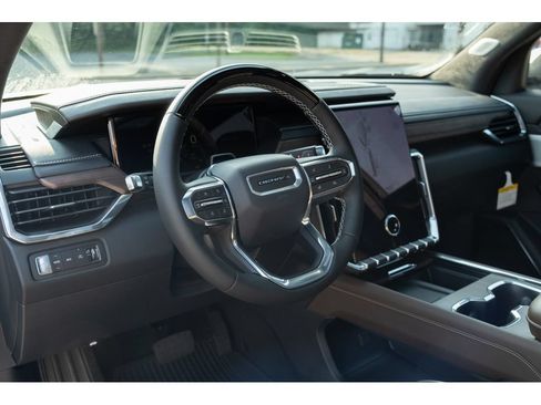 New 2026 GMC Acadia Denali Ultimate w/ LPO, Floor Liner Package AWD/4WD image 11