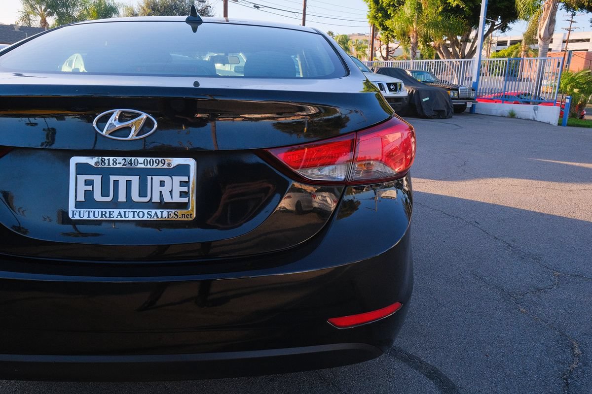 Used 2015 Hyundai Elantra SE FWD image 6