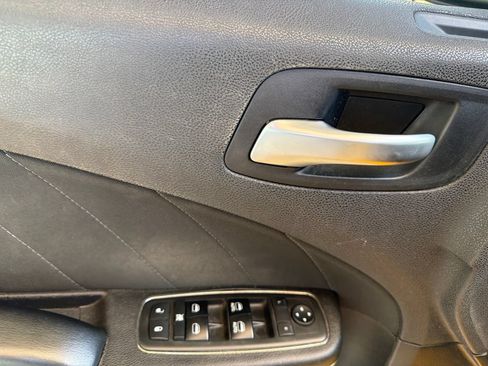 Used 2017 Dodge Charger R/T Scat Pack w/ Beats Audio Group RWD image 7