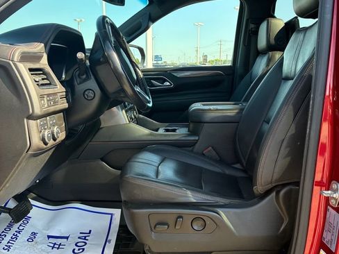 Used 2022 Chevrolet Suburban RST w/ Luxury Package AWD/4WD image 16