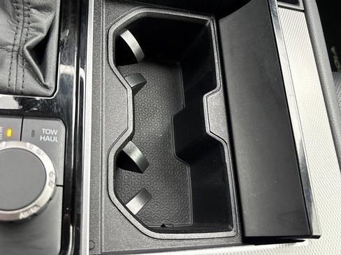 Used 2023 Toyota Sequoia Limited image 45