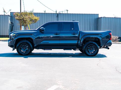 Used 2025 Toyota Tacoma SR5 AWD/4WD image 6
