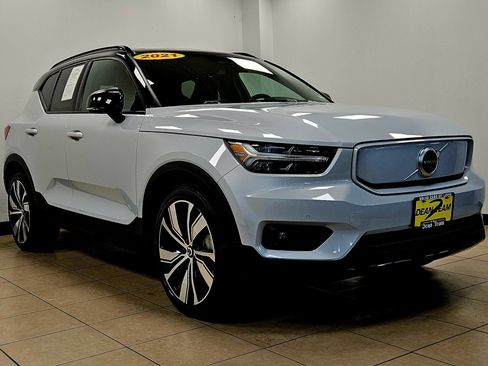 Used 2021 Volvo XC40 P8 Recharge w/ Advanced Package AWD/4WD image 2