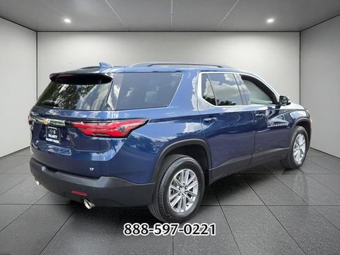Used 2023 Chevrolet Traverse LT FWD image 5