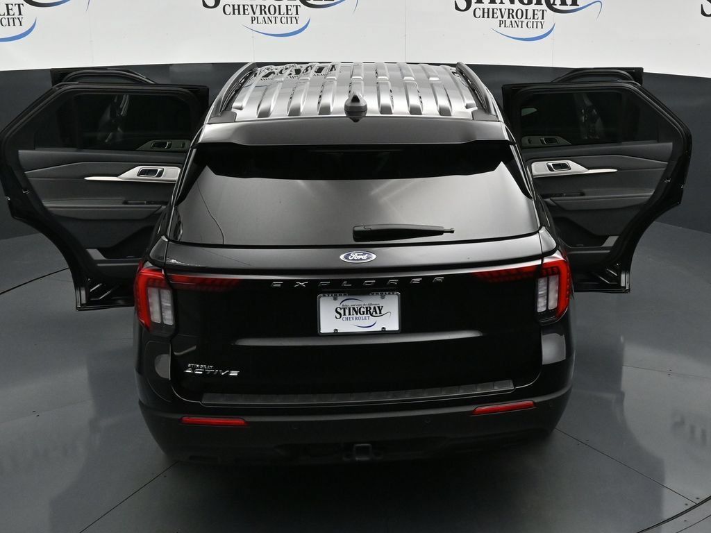 Used 2025 Ford Explorer Active RWD image 44