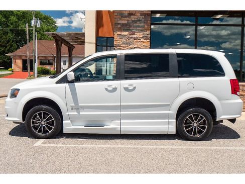Used 2015 Dodge Grand Caravan R/T w/ Safety Sphere Group FWD image 6