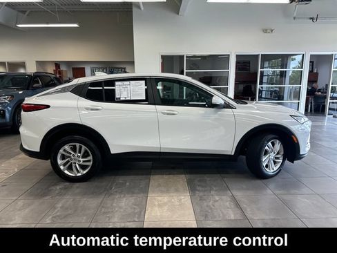 Used 2024 Buick Envista Preferred w/ Convenience II Package FWD image 10