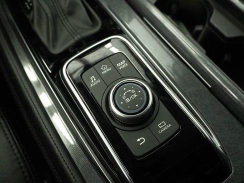 Used 2024 Nissan Armada SV RWD image 18