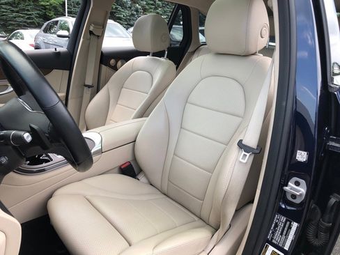 Used 2021 Mercedes-Benz GLC 300 4MATIC w/ Multimedia Package image 28