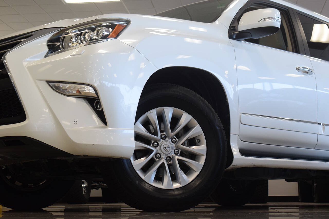 Used 2014 Lexus GX 460 w/ Premium Package AWD/4WD image 9