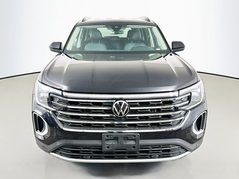 Used 2024 Volkswagen Atlas SE image 2